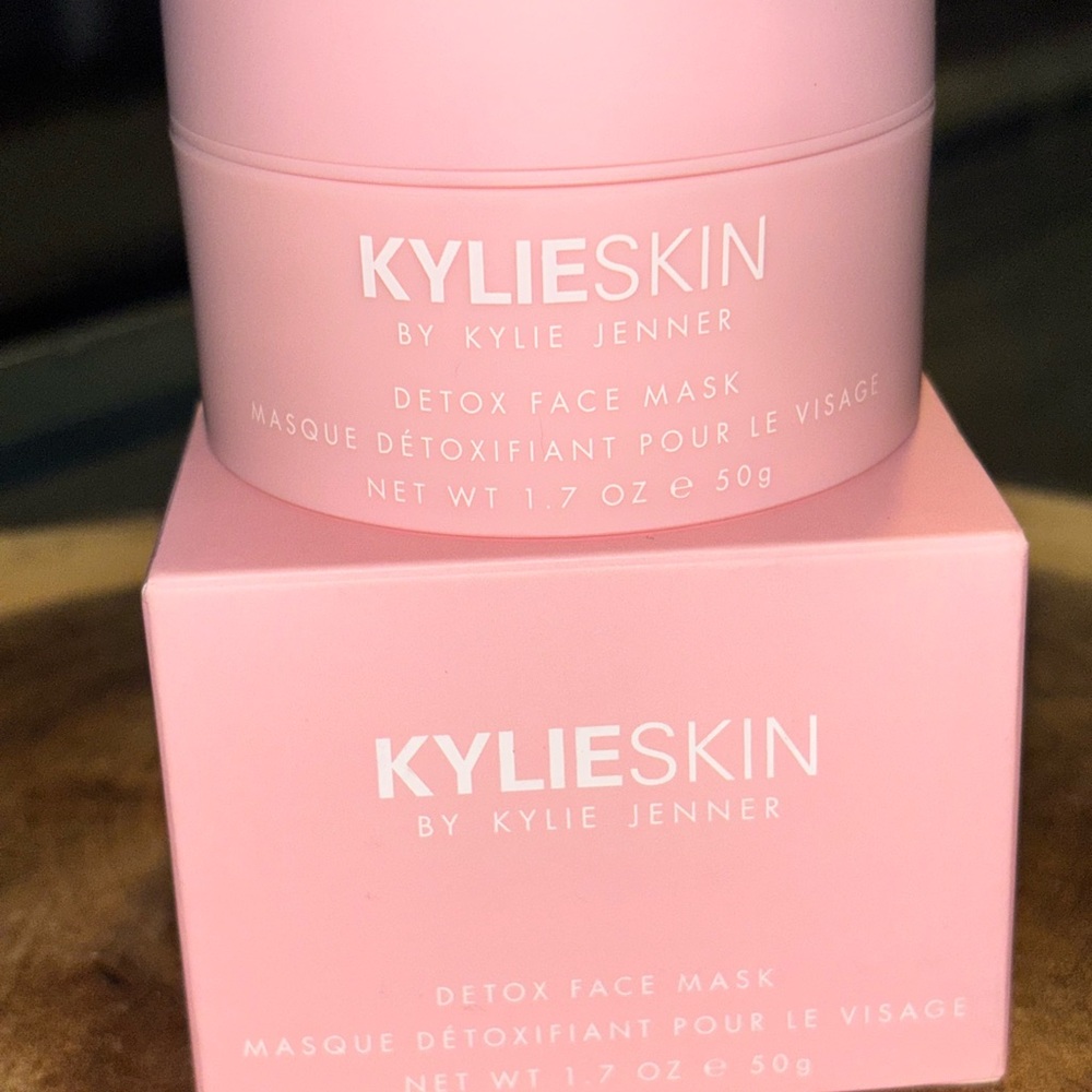KylieSkin by Kylie Jenner Detox Face Mask 1.7 OZ - Picture 7 of 11